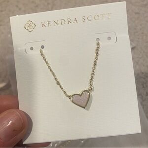 NWT Kendra Scott Ari Heart Gold Pendant Necklace in Iridescent Drusy